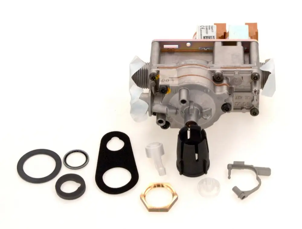 BOSCH Gasarmatur mit mehreren Dichtungen und Komponenten, einschließlich einer Montagebasis und einem Griff, auf neutralem Hintergrund.
